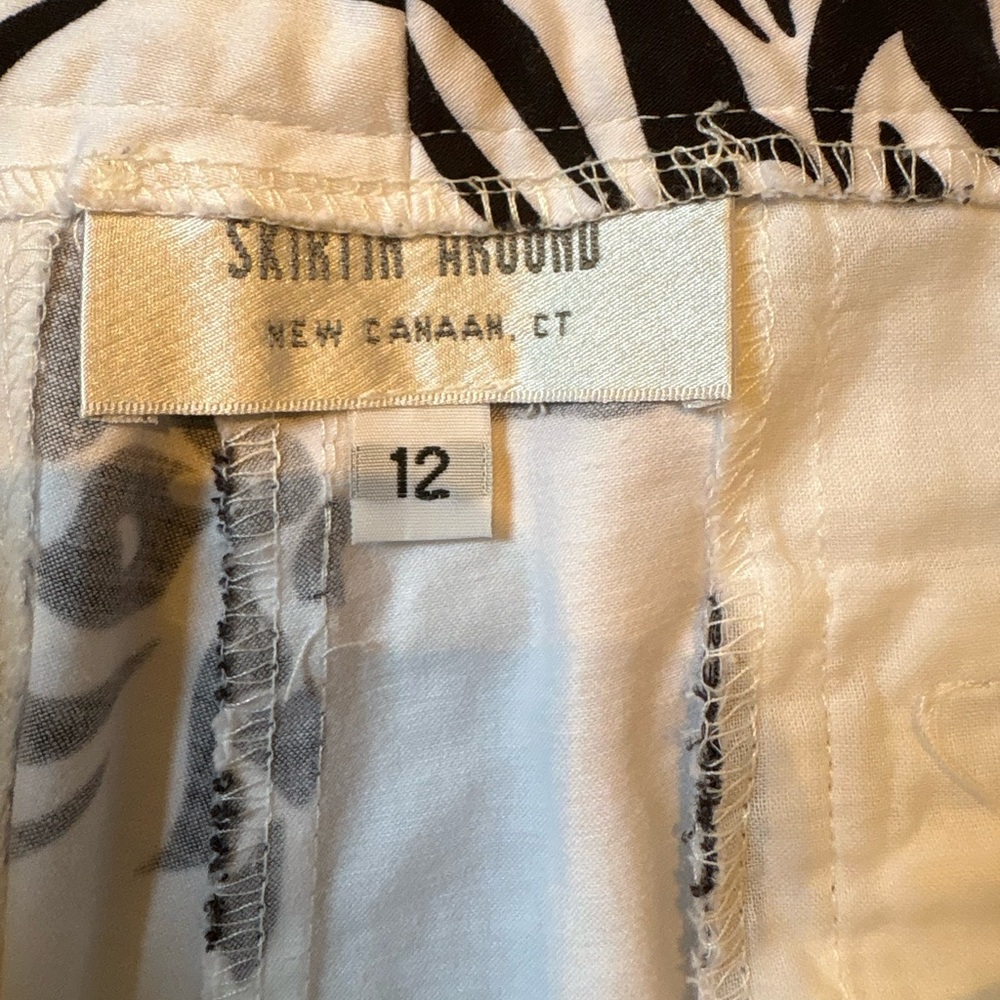Skirtin Around, New Canaan CT Black & White Pineapple Cotton Blend Ankle Pants - Picture 6 of 10